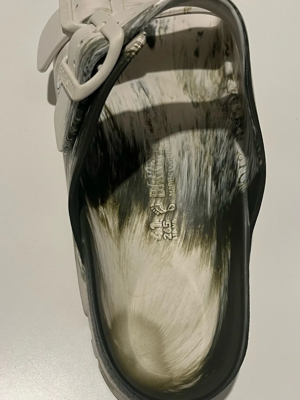 Crocs Classic Arizona EVA Sandal  Unisex Men's 8 Khaki/Eggshell NEW